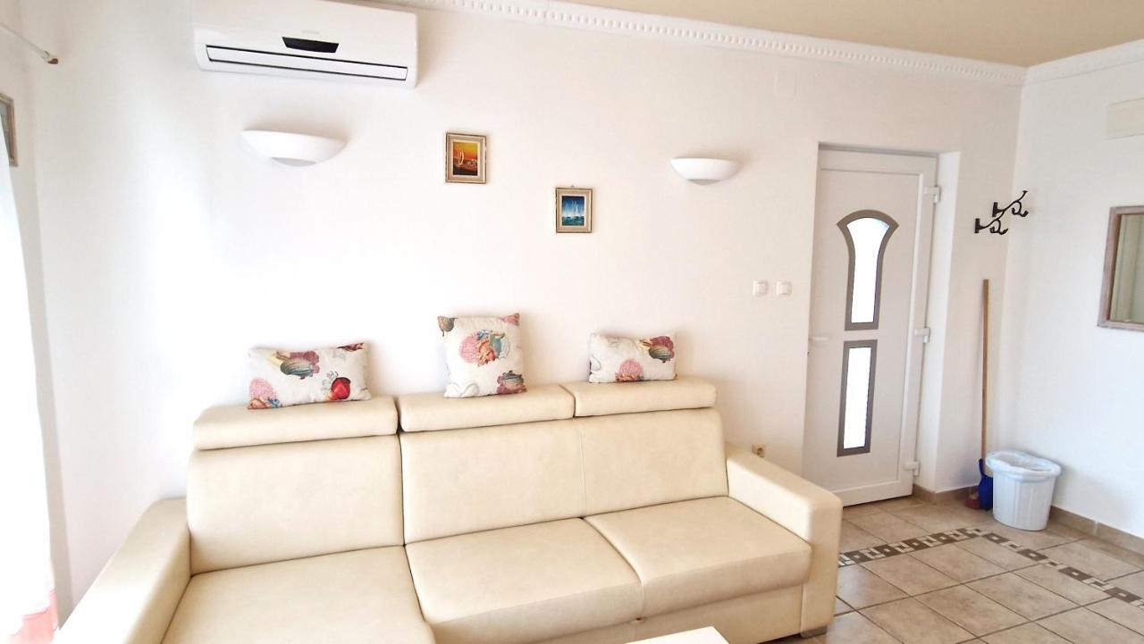 Apartment Damijan Krk Town Buitenkant foto