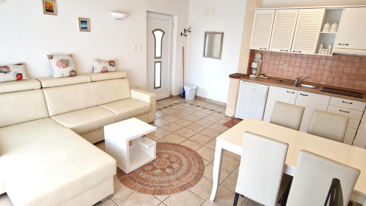 Apartment Damijan Krk Town Buitenkant foto