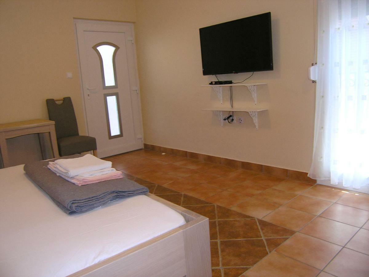 Apartment Damijan Krk Town Buitenkant foto