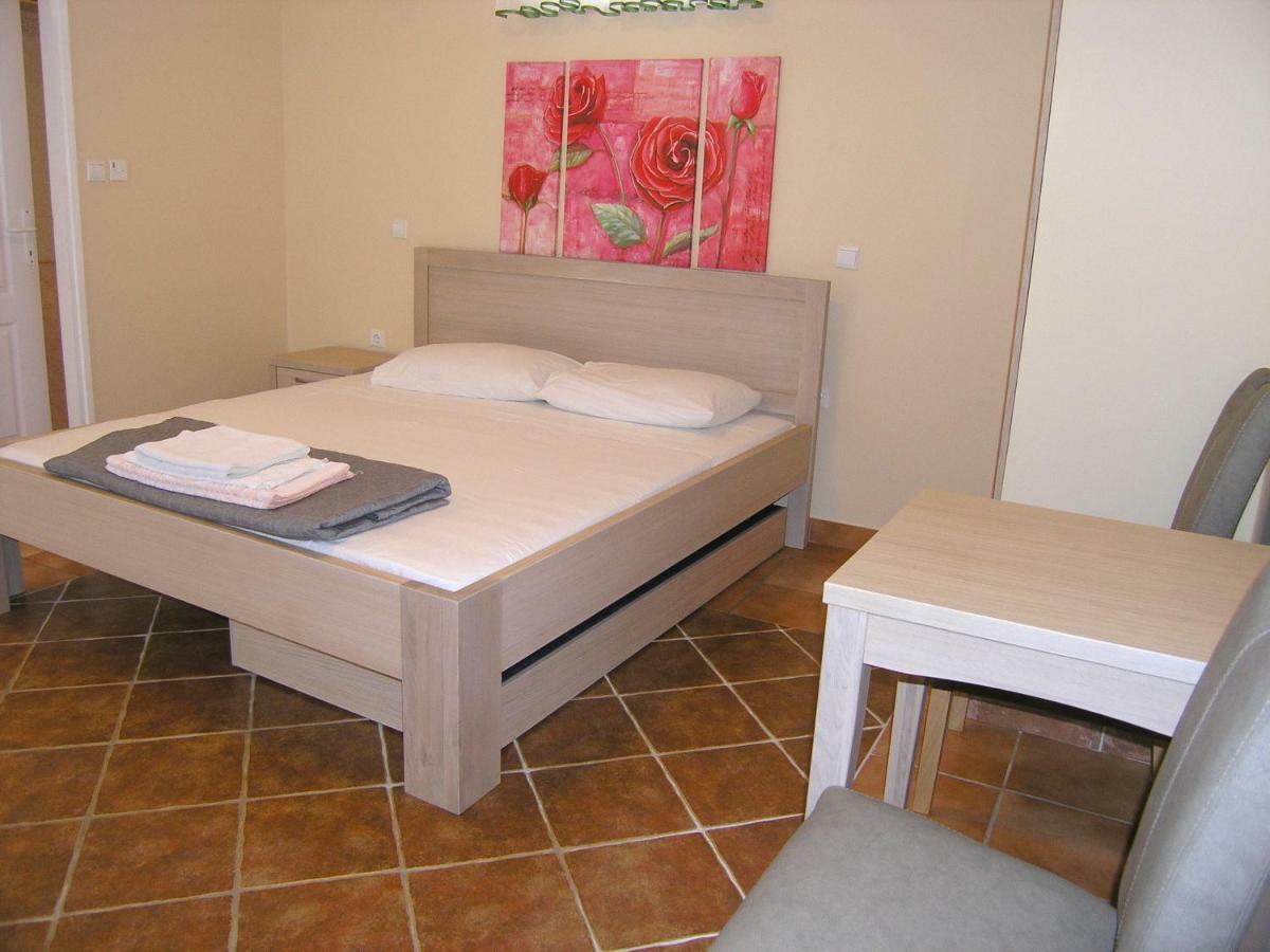Apartment Damijan Krk Town Buitenkant foto