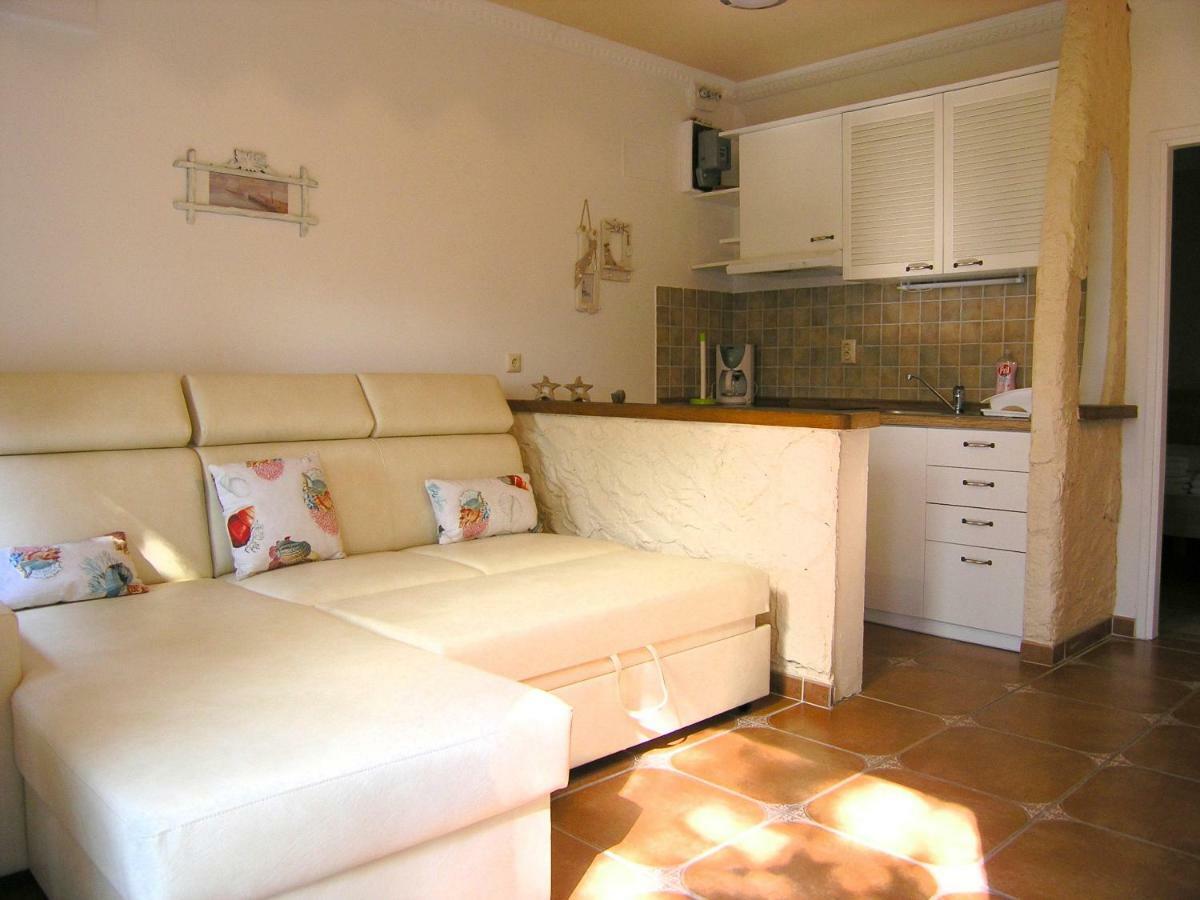 Apartment Damijan Krk Town Buitenkant foto